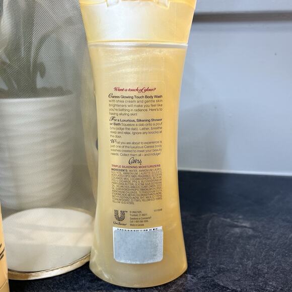 Caress GLOWING TOUCH Silkening Body Wash, In Shower Lotion, Beauty Bar & Puff - Picture 6 of 13